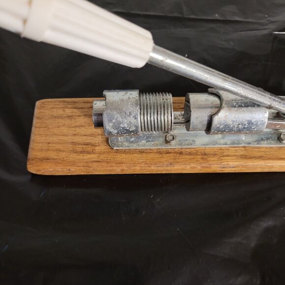 Vintage Reeds Rocket Nut Cracker Nutcracker Model 816 Made in USA - Picture 5 of 6